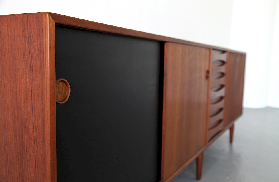 Design Classic Teak Sideboard Model Triennale by by Arne Vodder for Sibast 1957 - Made in Denmark_2