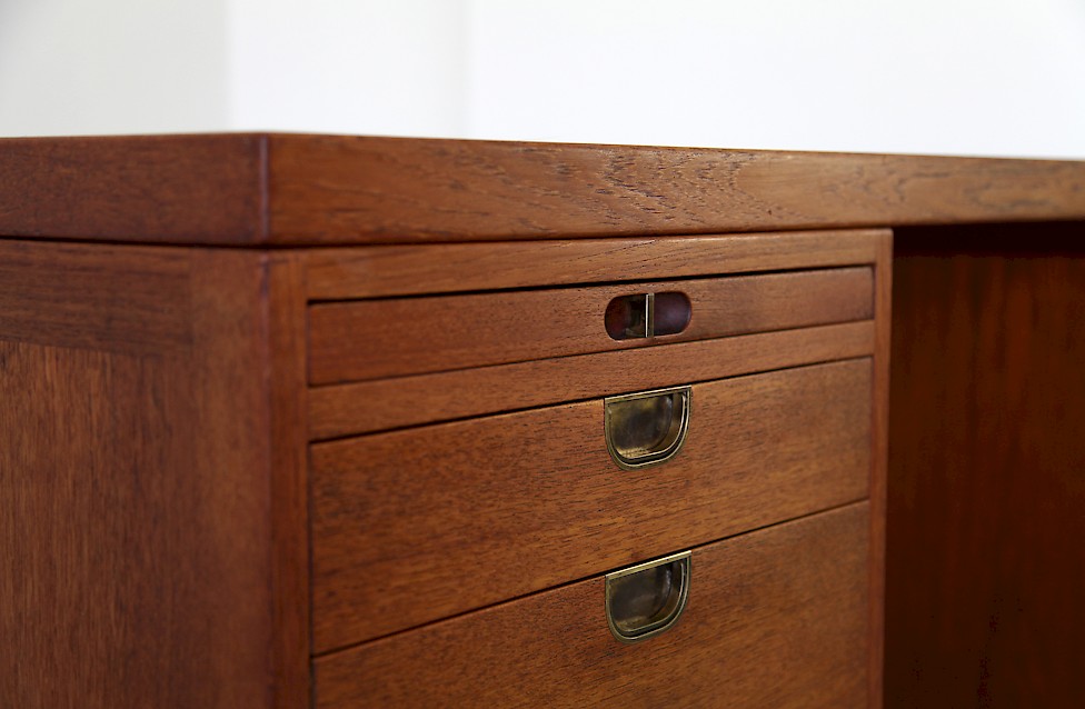 Teak Writing Desk / Schreibtisch by Børge Mogensen produced by P. Lauritsen & Sons 1958 - Made in Denmark_1