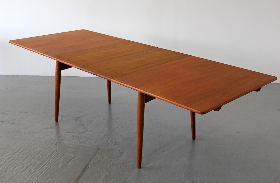 Hans J. Wegner Dining Table / Esstisch Mod. AT 310 Teak and Oak by Andreas Tuck - Made in Denmark_6