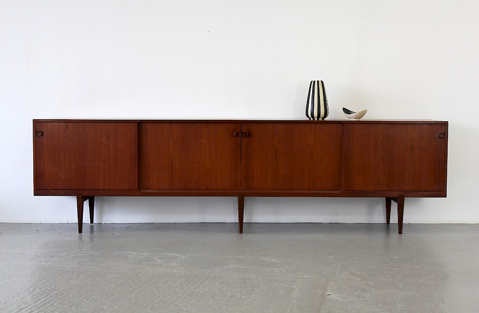 Danish Modern Large Teak Sideboard by H. Rosengren Hansen for Brande Møbelindustrie 1950 - Made in Denmark_1