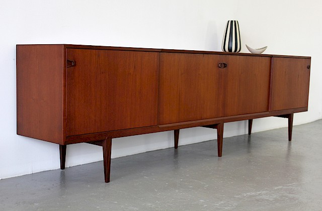 Danish Modern Large Teak Sideboard by H. Rosengren Hansen for Brande Møbelindustrie 1950 - Made in Denmark_Gallery