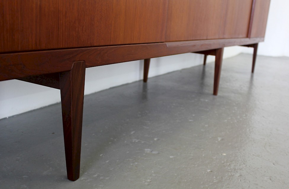 Danish Modern Large Teak Sideboard by H. Rosengren Hansen for Brande Møbelindustrie 1950 - Made in Denmark_6