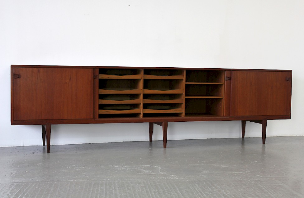 Danish Modern Large Teak Sideboard by H. Rosengren Hansen for Brande Møbelindustrie 1950 - Made in Denmark_5