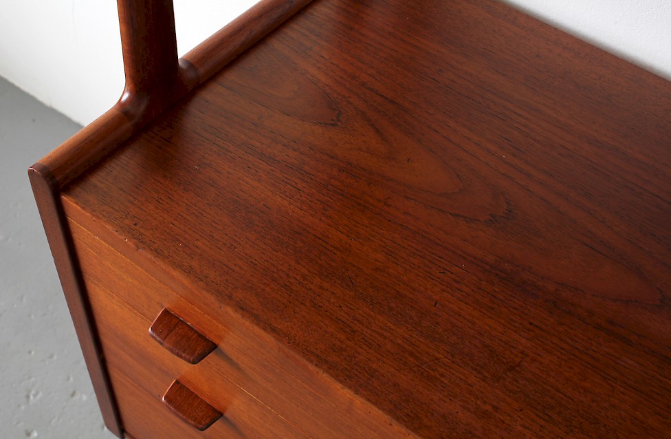 Danish Modern Serving Cabinet Credenza Sideboard Teak Model RY20 by Hans J. Wegner for Ry Møbler_3