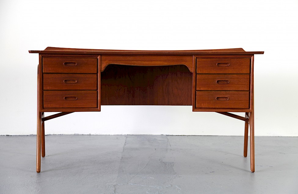 Teak Writing Desk / Schreibtisch by Svend Aage Madsen for Sigurd Hansen - Made in Denmark_1