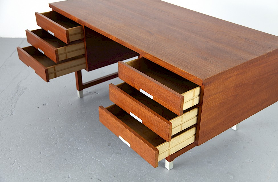 Danish Modern Teak and Steel Writing Desk / Schreibtisch by Kai Kristiansen for FM Mobler - Made in Denmark_6