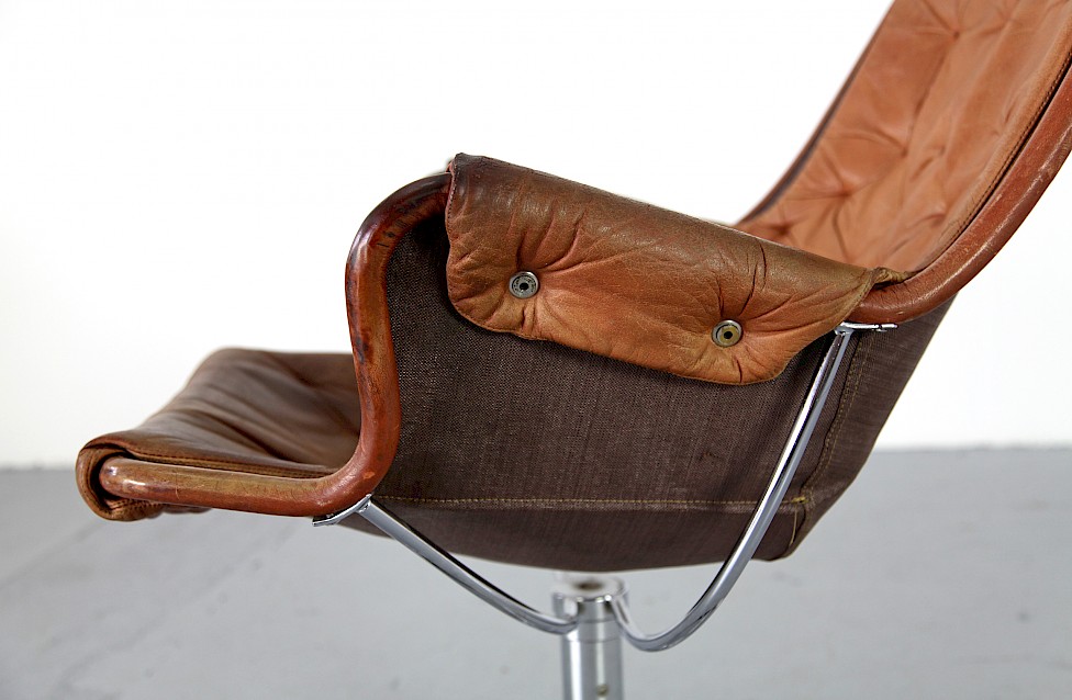 Bruno Mathsson Leather Lounge Chair by DUX / no. 1