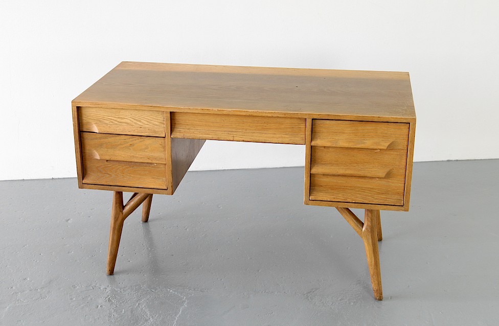 Mid Century Modern Oakwood Desk by Paul Laszlo for Brown Saltman - Made in USA_5