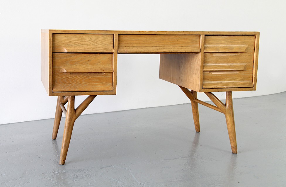 Mid Century Modern Oakwood Desk by Paul Laszlo for Brown Saltman - Made in USA_Gallery