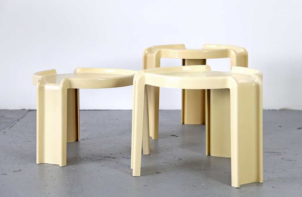 Three Plastic Nesting Tables by Giotto Stoppino for Kartell - Made in Italy_2