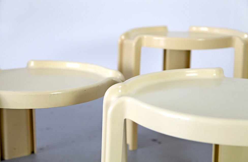 Three Plastic Nesting Tables by Giotto Stoppino for Kartell - Made in Italy_3
