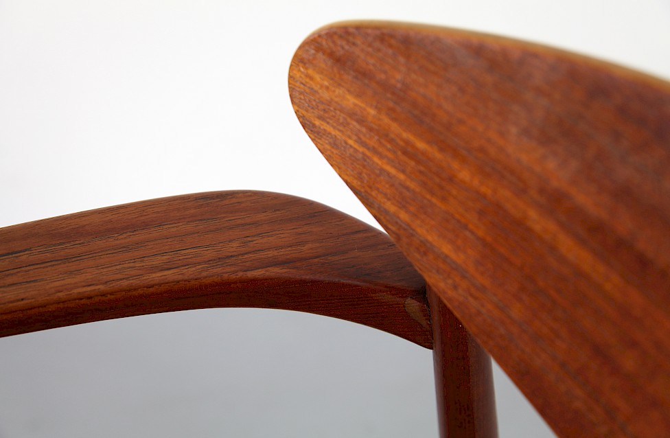 Teak and Leather Arm Chair / Armlehnstuhl mod 1656 by M. A. A. Ejner Larsen and A. Bender Madsen for Naesved Møbelfabrik - Made in Denmark_2