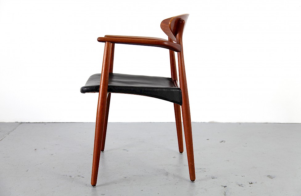 Teak and Leather Arm Chair / Armlehnstuhl mod 1656 by M. A. A. Ejner Larsen and A. Bender Madsen for Naesved Møbelfabrik - Made in Denmark_3