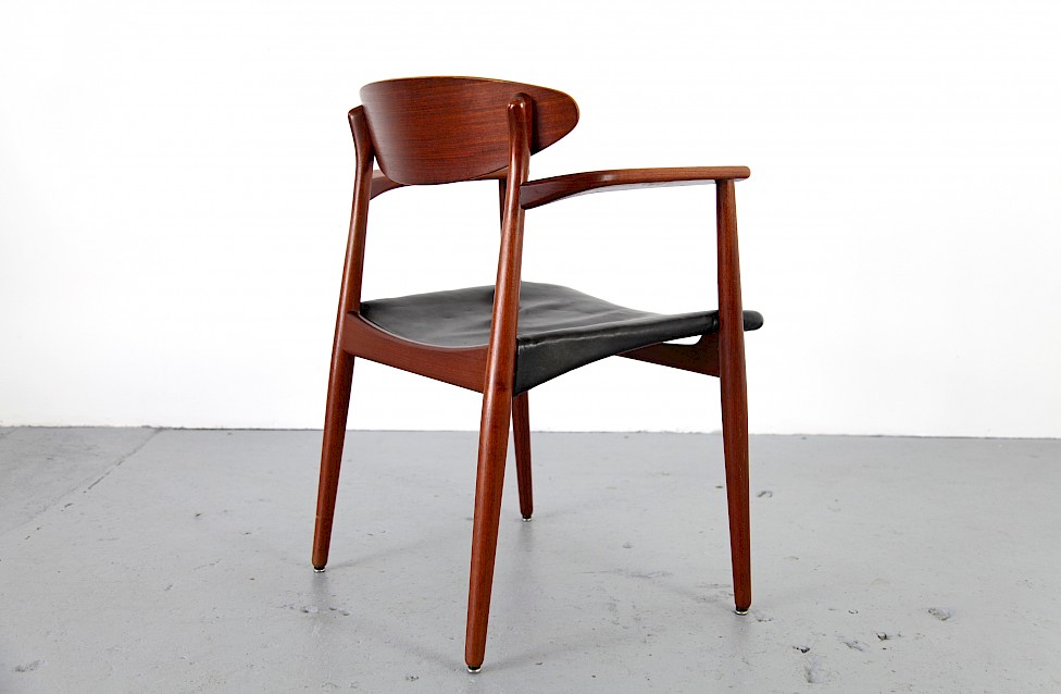 Teak and Leather Arm Chair / Armlehnstuhl mod 1656 by M. A. A. Ejner Larsen and A. Bender Madsen for Naesved Møbelfabrik - Made in Denmark_5