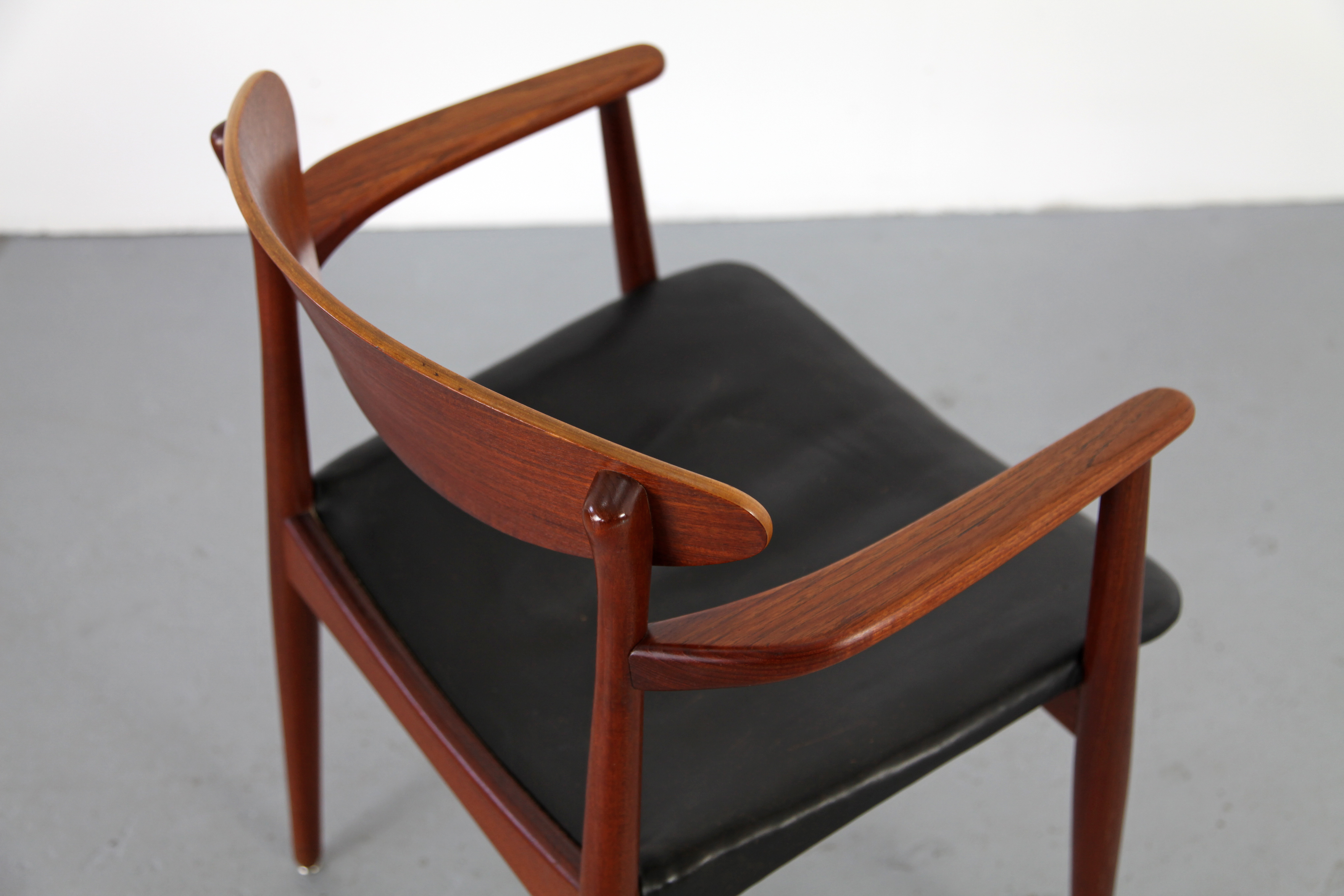 Teak and Leather Arm Chair / Armlehnstuhl mod 1656 by M. A. A. Ejner Larsen and A. Bender Madsen for Naesved Møbelfabrik - Made in Denmark_6