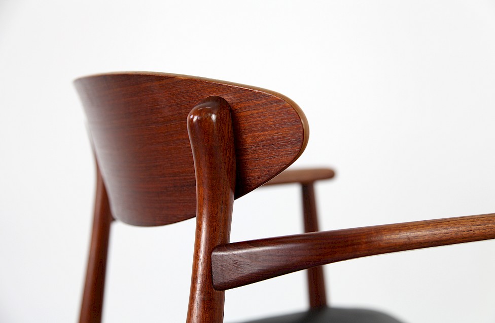 Teak and Leather Arm Chair / Armlehnstuhl mod 1656 by M. A. A. Ejner Larsen and A. Bender Madsen for Naesved Møbelfabrik - Made in Denmark_7