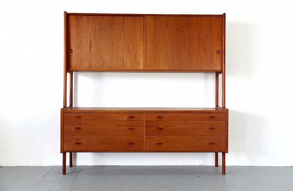 Teak and Oak Highboard Service Cabinet mod RY20 by Hans J Wegner for RY Mobler - Made in Denmark_Gallery