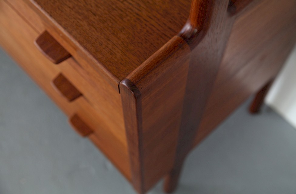 Teak and Oak Highboard Service Cabinet mod RY20 by Hans J Wegner for RY Mobler - Made in Denmark_10