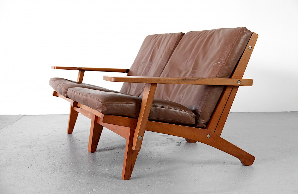 Teak and Leather Two Seater Sofa Model G-375 by Hans J Wegner for Getama Made in Denmark_Galerie