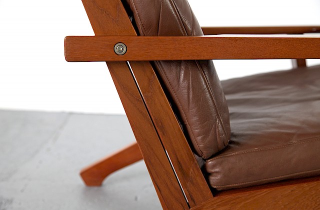 Teak Easy Chair with leather cushions model G-375 by Hans J. Wegner, Produces by Getama, Denmark_Galerie