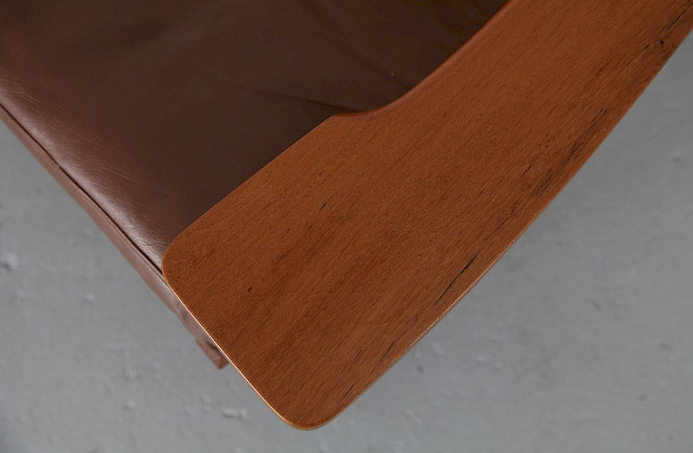 Teak Easy Chair with leather cushions model G-375 by Hans J. Wegner, Produces by Getama, Denmark_2