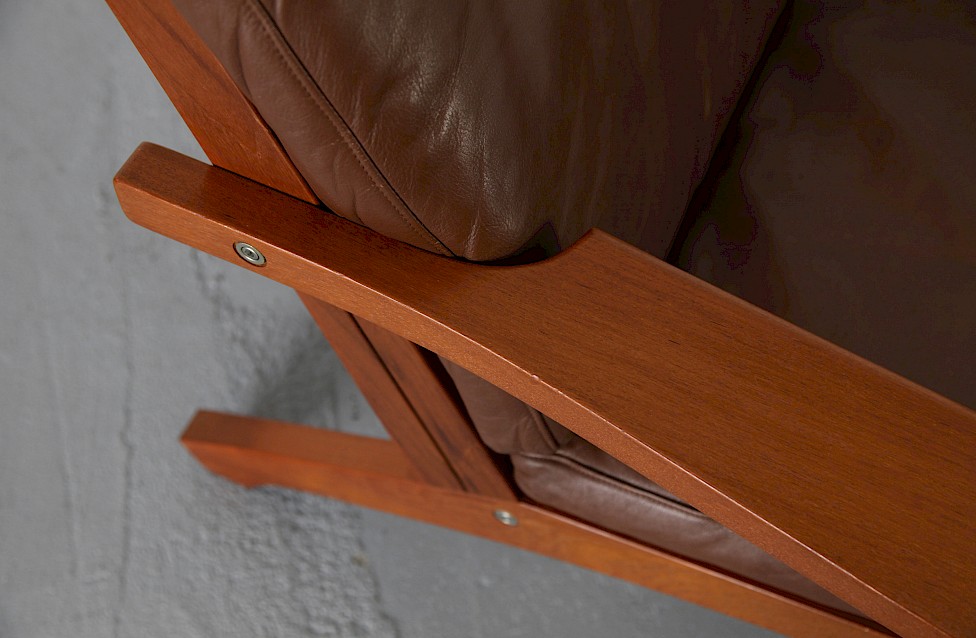 Teak Easy Chair with leather cushions model G-375 by Hans J. Wegner, Produces by Getama, Denmark_8
