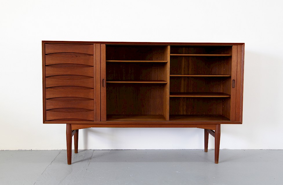 Danish Modern Triennale Teakholz Highboard Model 63 by Arne Vodder for Sibast - Made in Denmark_5