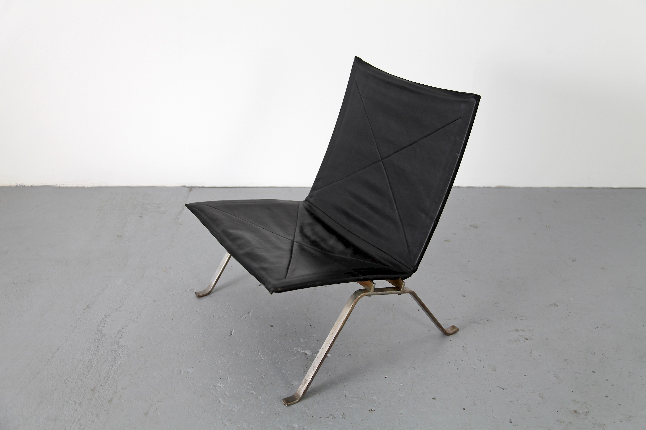 Lounge Easy Chair Leather black Model PK-22 by Poul Kjearholm for E Kold Christensen Denmark_10