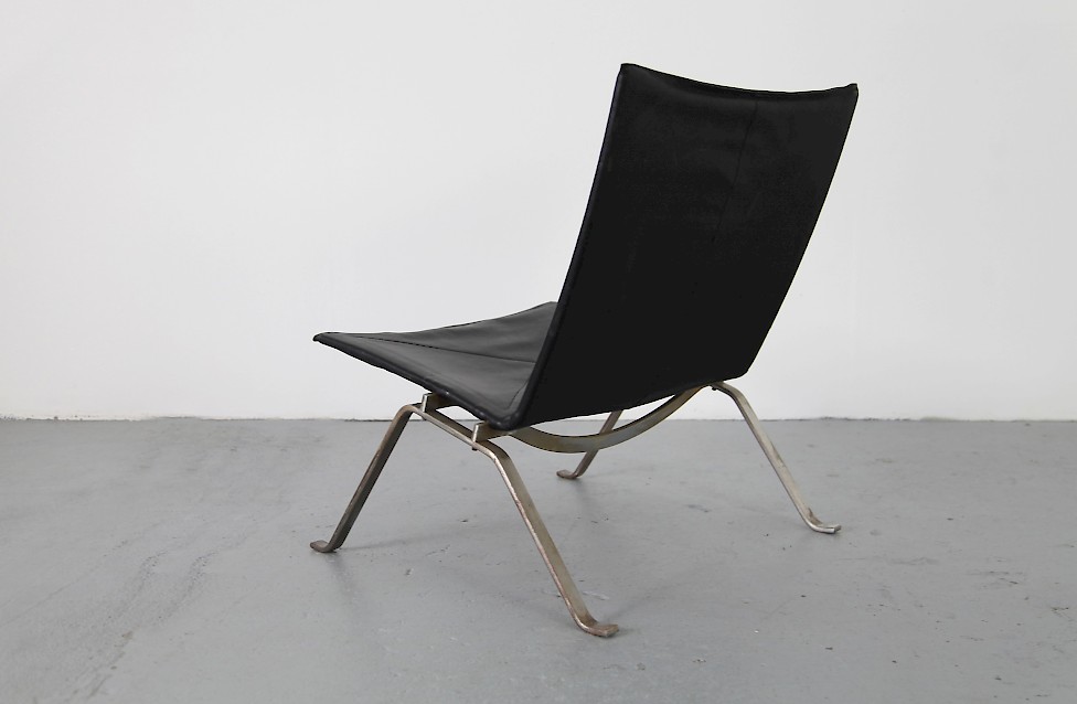 Lounge Easy Chair Leather black Model PK-22 by Poul Kjearholm for E Kold Christensen Denmark_2