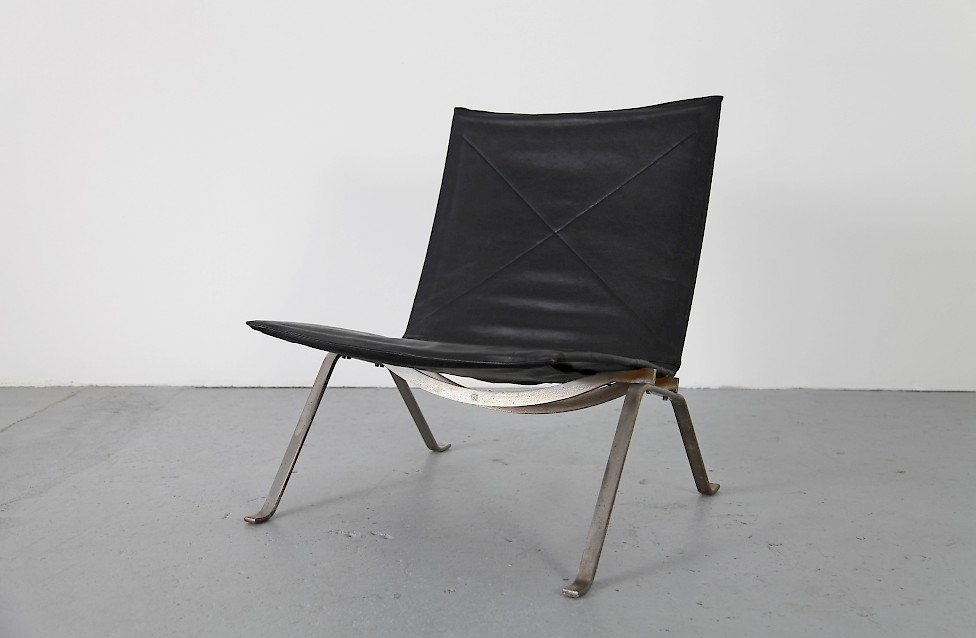 Lounge Easy Chair Leather black Model PK-22 by Poul Kjearholm for E Kold Christensen Denmark_8