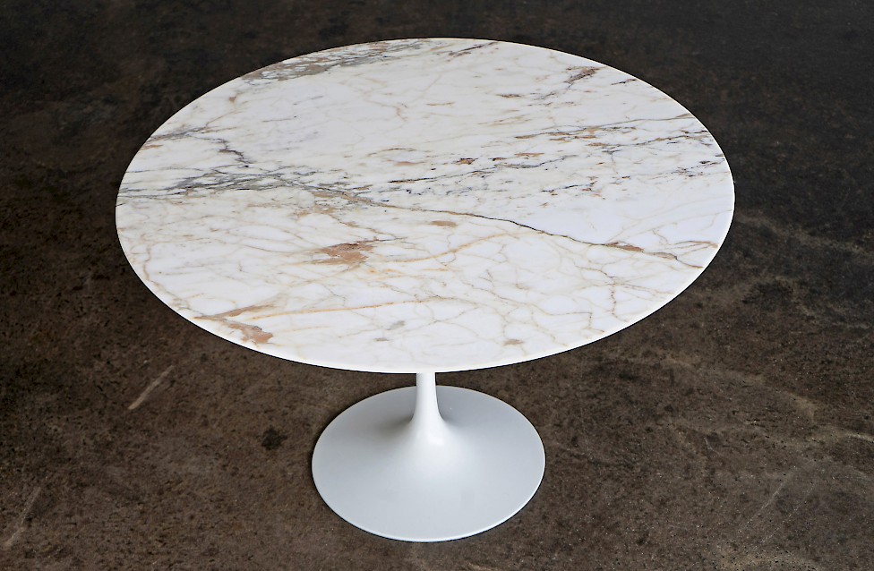 Eero Saarinen - Marble Dining Table