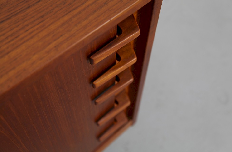 Skandinavisches Teakholz Sideboard von Yngve Ekström, 1956-58