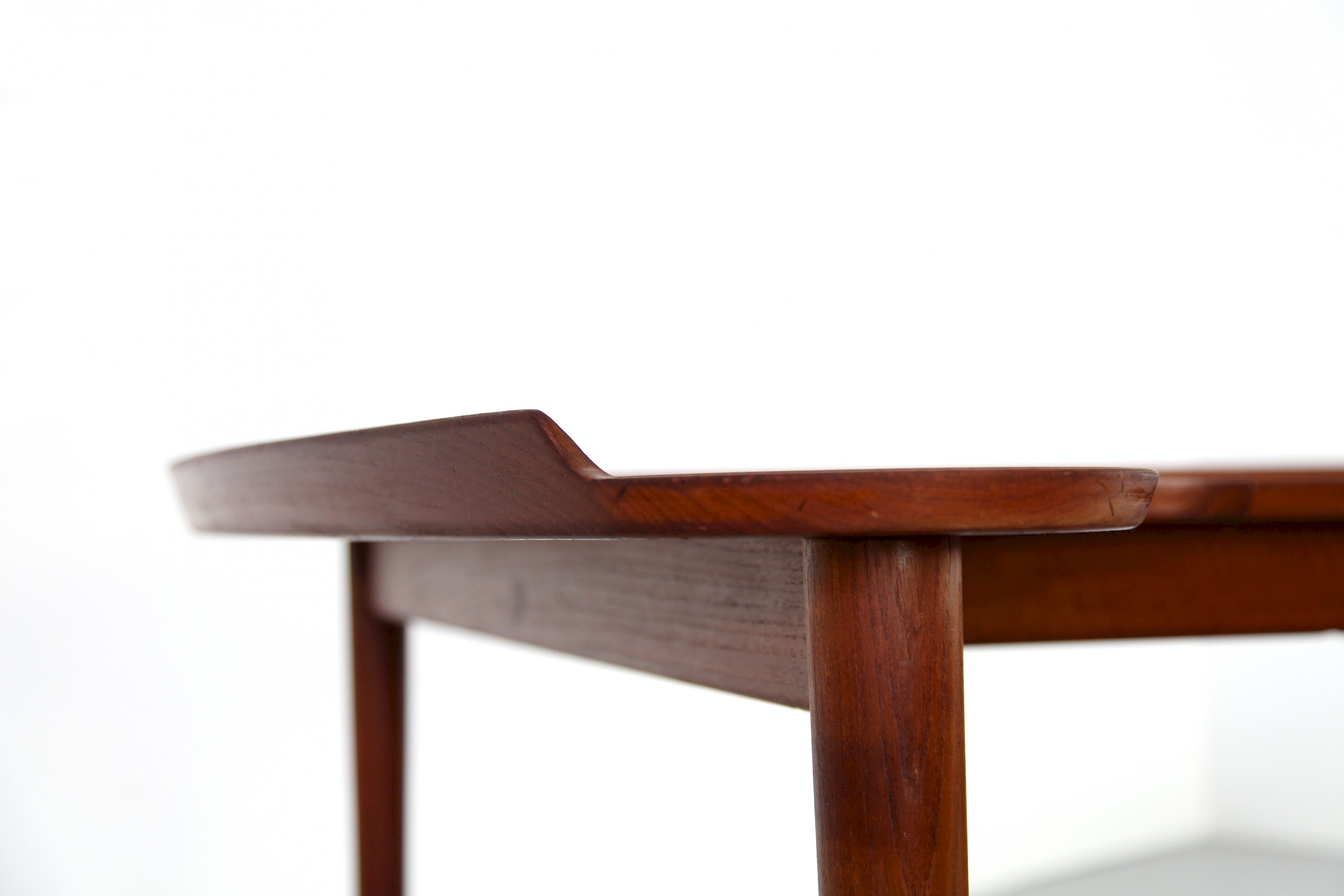 Design Klassiker Teak Schreibtisch BO 85 von Arne Vodder fuer den daenischen Hersteller Bovirke Entwurf 1952-54_9