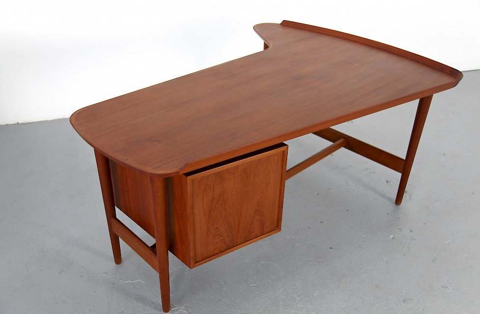 Design Klassiker Teak Schreibtisch BO 85 von Arne Vodder fuer den daenischen Hersteller Bovirke Entwurf 1952-54_7