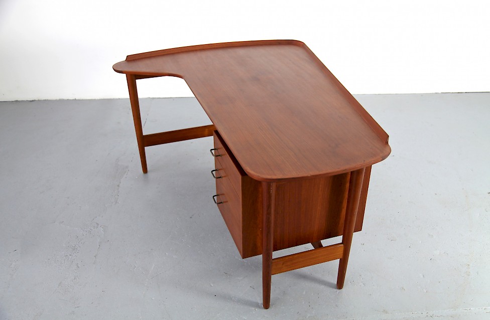 Design Klassiker Teak Schreibtisch BO 85 von Arne Vodder fuer den daenischen Hersteller Bovirke Entwurf 1952-54_8