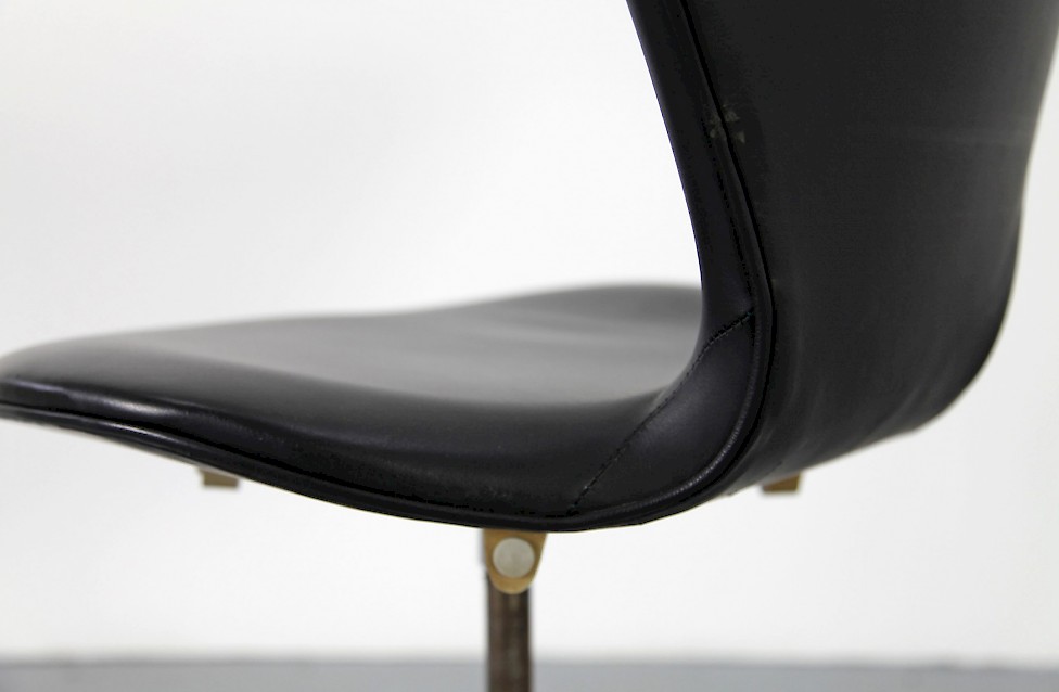 Real Leather Office Chair Mod. 3117