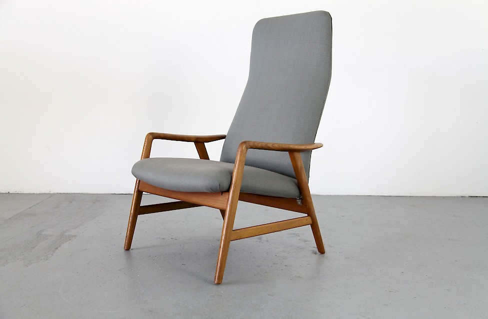 Oak Lounge Chair "Kontour"