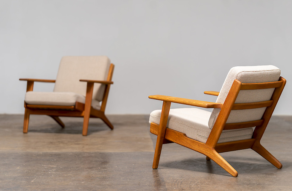 Hans J. Wegner - Oak Lounge Chairs by Getama