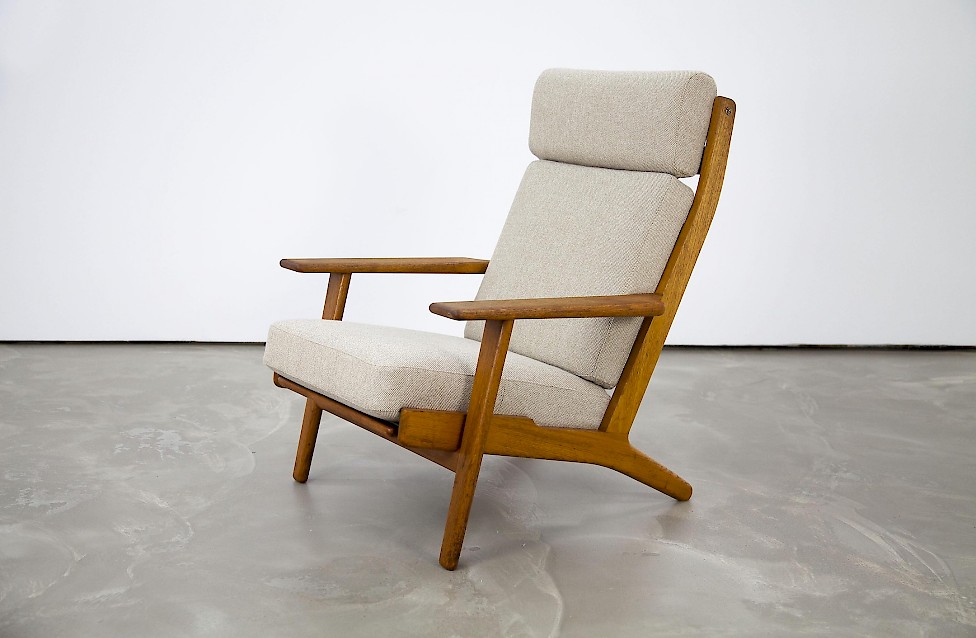 GE-290 Lounge Chair by Hans J. Wegner / no.2