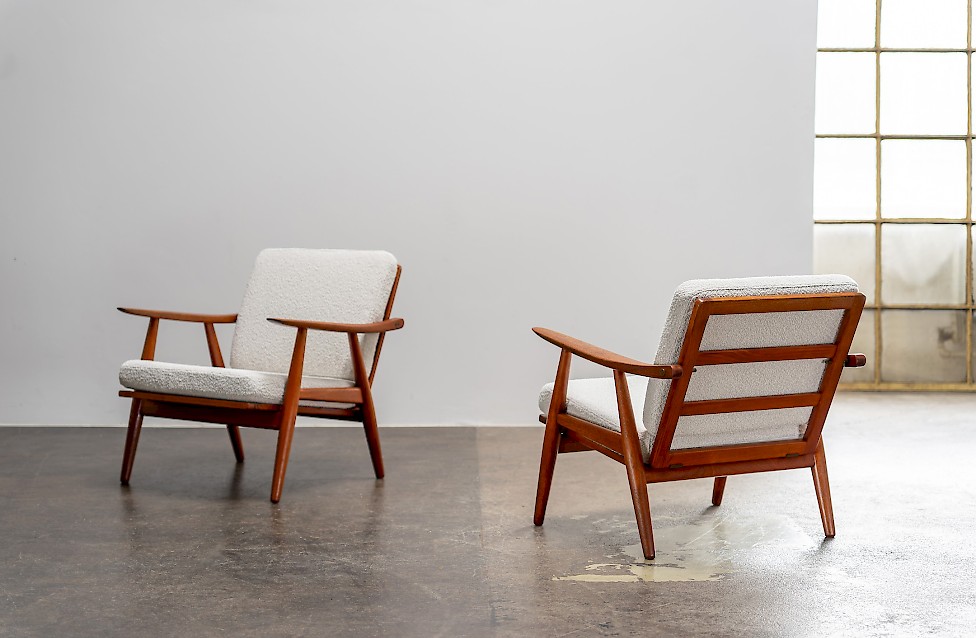 Lounge Chairs by Hans Wegner
