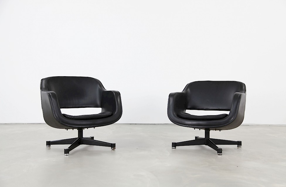 Pair of Swivel Club Chairs by Eero Aarnio