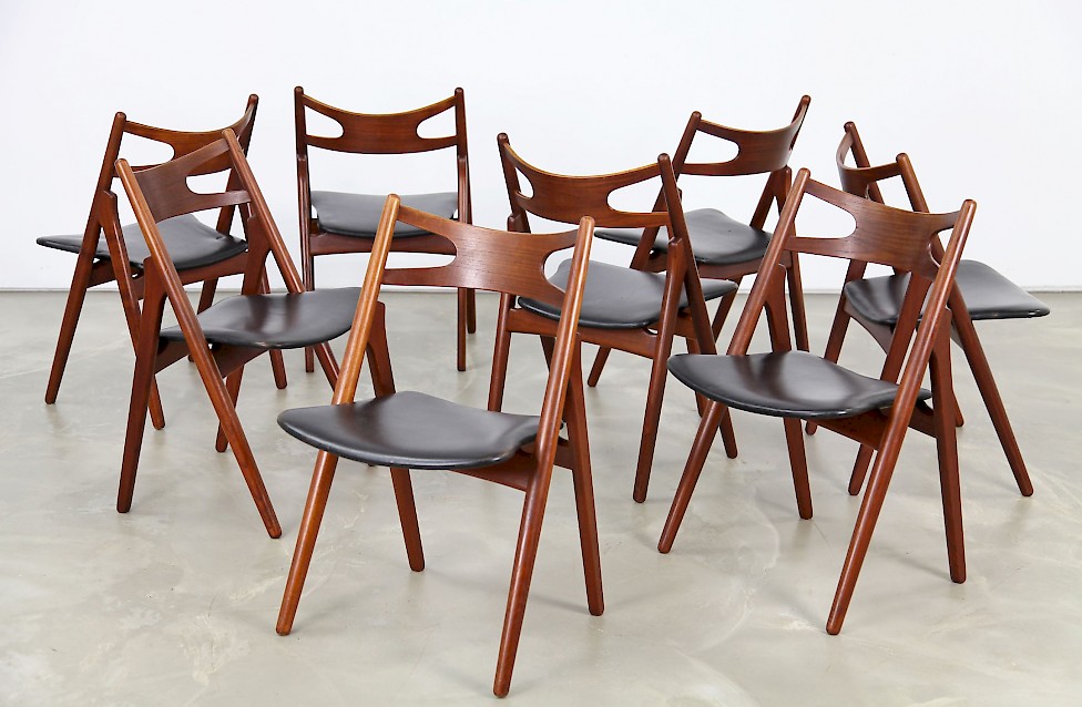 Eight Sawbuck Chairs CH-29 by Hans J. Wegner