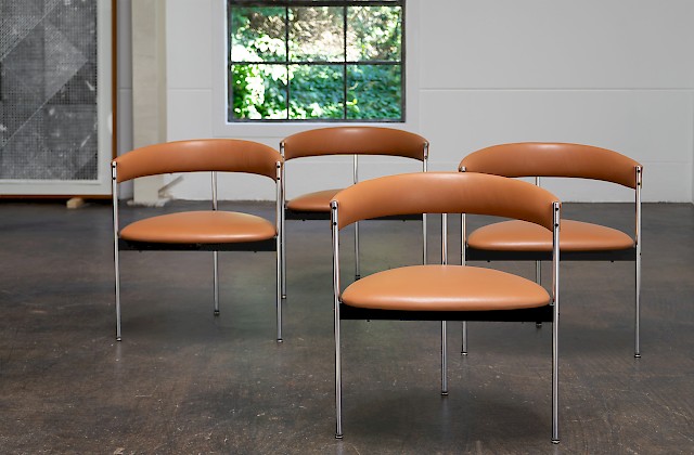 Dreibeinige Stühle von Dieter Waeckerlin