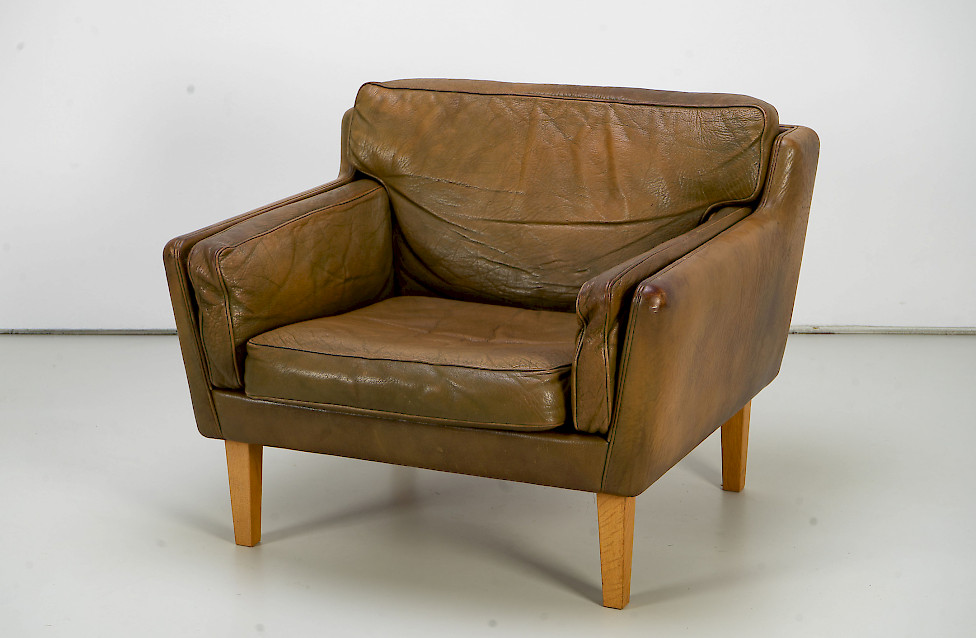 Leather Lounge Chair by Illum Wikkelsø