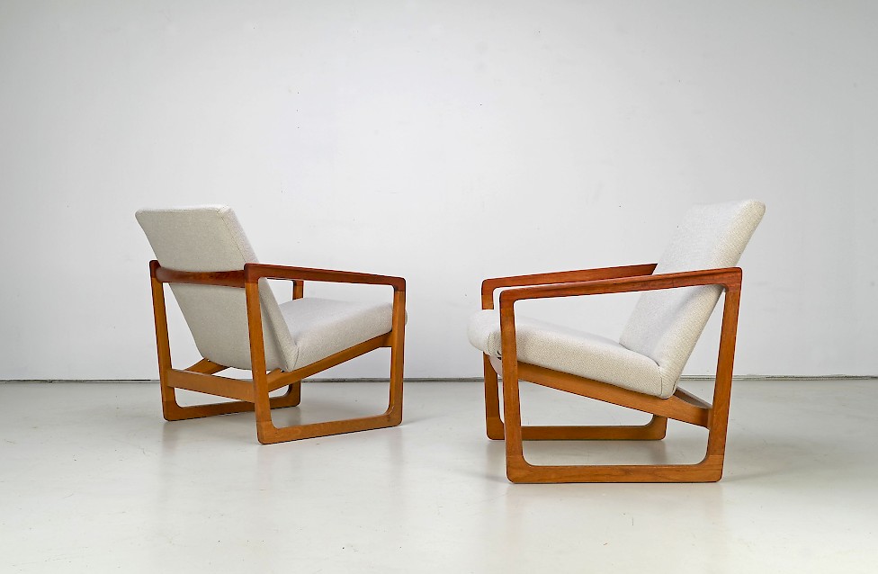 Sled Easy Chairs by PMJ